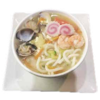Sopa udon con marisco